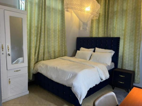 Romantic, Stunning & Authentic Ensuited Master Bedroom